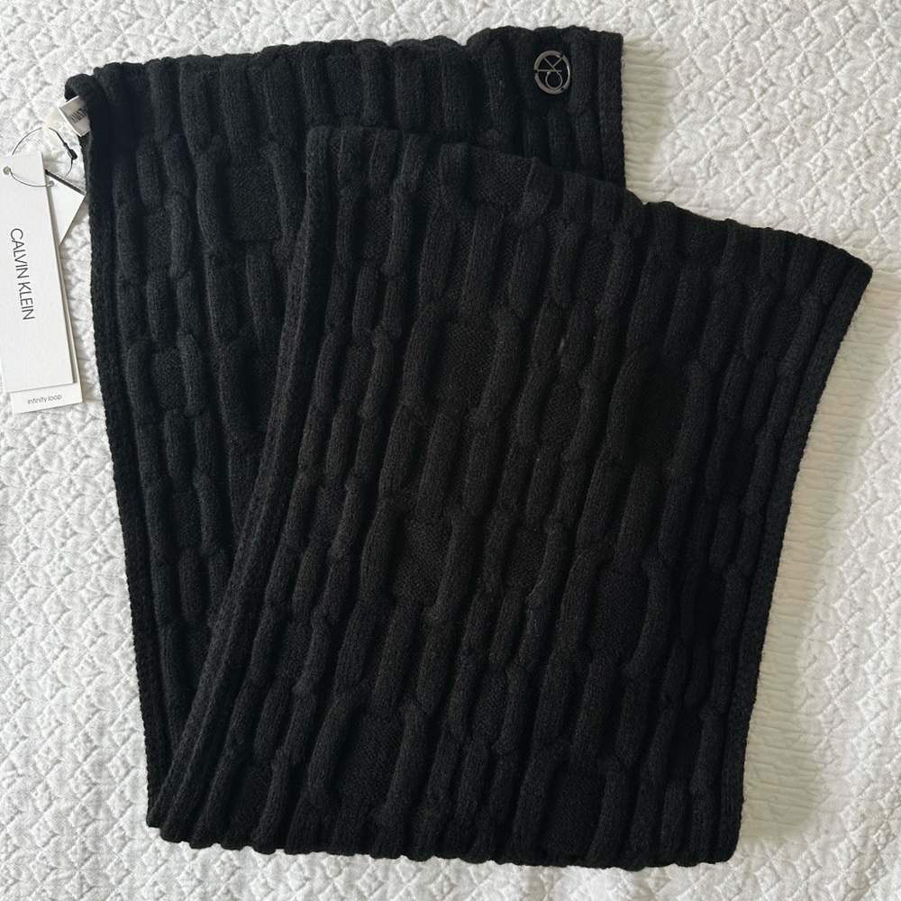 Calvin Klein Infinity Scarf - Warm Chunky Knit Black